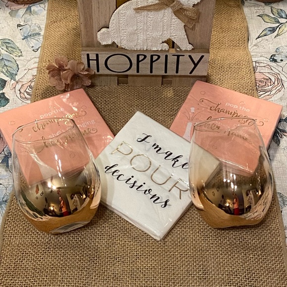 Francesca’s Collection of Stemless Wine glasses & matching Beverage Napkins NWT - Picture 2 of 13